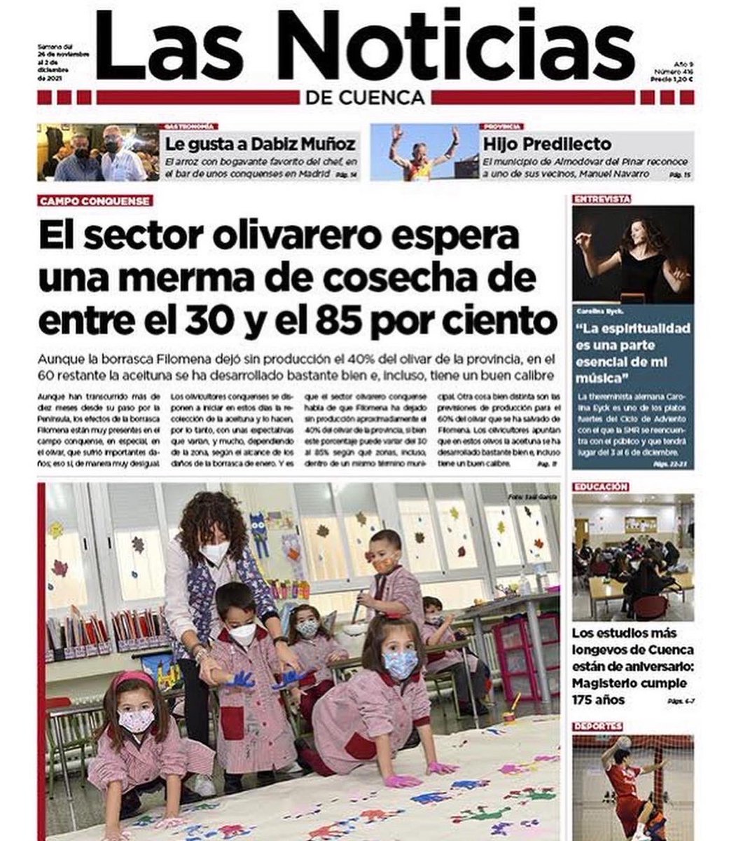 FSaezDesigner's tweet photo. Recordando uno de los momentos más importantes que @FSaezDesigner ha vivido en 2021. 
Raíces nace con la ilusión de mostrar la creatividad y la visión de la moda en las generaciones futuras. Gracias @mercedtarancon por todo!
#franciscosaez #altacostura #coleccion #raices #moda https://t.co/4Pc6Wzr4vJ