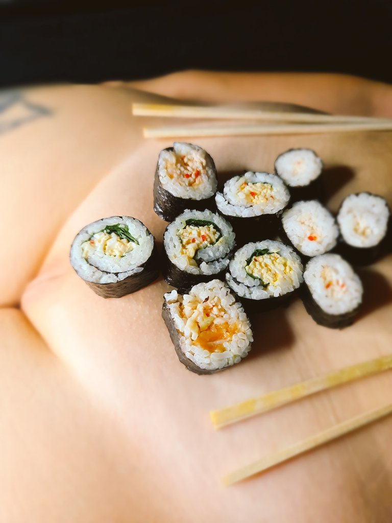 Eva_BlueMermaid's tweet photo. Mis seguidores de @wesugarfans ya están disfrutando de esta sesión de Body Sushi que he preparado para este mes. Fotos deliciosas, no te las pierdas!!👇
https://t.co/iE5HsLTXvV https://t.co/wnuxClzOaz