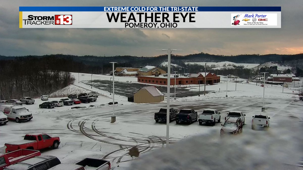 meteojoe's tweet photo. A quick burst of snow is dropping a quick dusting to perhaps as much as 1" of new snow for areas north of I-64. This will not be fun to drive in, so be careful as this snow burst heads east of I-77 over the next half hour. https://t.co/qBlvXcljoM