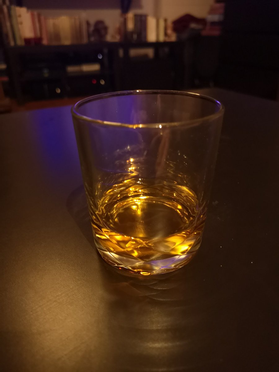 wraaf's tweet photo. To the lost friends and family. Slainthe! 🥃
#sundaynightsadness #forthelost #slainthe #OverThinking #whisky https://t.co/s7ItVI28ER