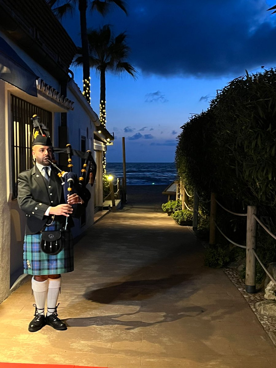 Our pipers have been playing for #BurnsNight in and around #Gibraltar but occasionally a little farther than that. Pipe Major Tarik El-Yabani celebrated the Bard in Marbella last night. Haggis by the ocean! 🏴󠁧󠁢󠁳󠁣󠁴󠁿