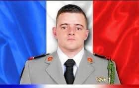 Bonjour à tous
Immense tristesse d’apprendre le décès, au Mali, du brigadier Alexandre Martin du 54e régiment d’artillerie de Hyères-les-Palmiers.
Toutes mes pensées vont vers sa famille, ses proches et ses frères d’armes.