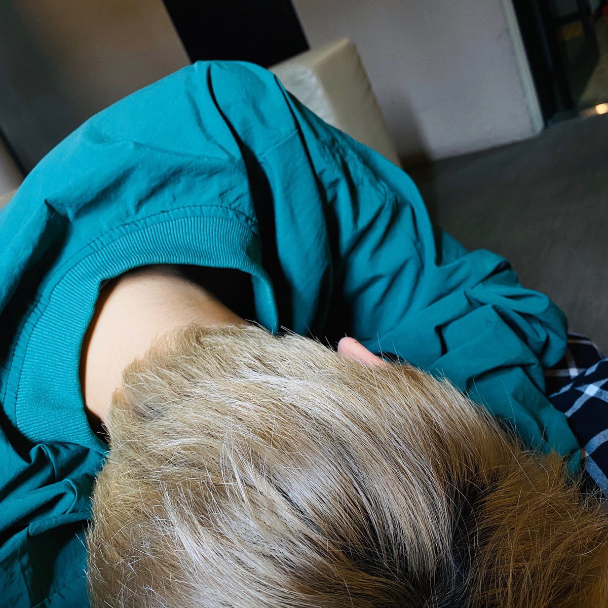 tomooneus98's tweet photo. Hwanwoong sleeping : a much needed thread ♡.

#환웅 #HWANWOONG #원어스 #ONEUS @official_ONEUS https://t.co/tOSkDxcldB
