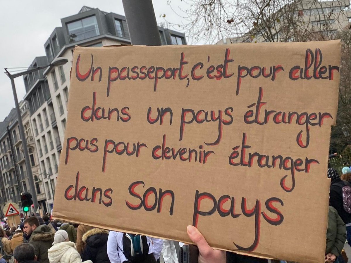 CStrateges's tweet photo. Vu dans une manif… https://t.co/aQVlYkAOFD