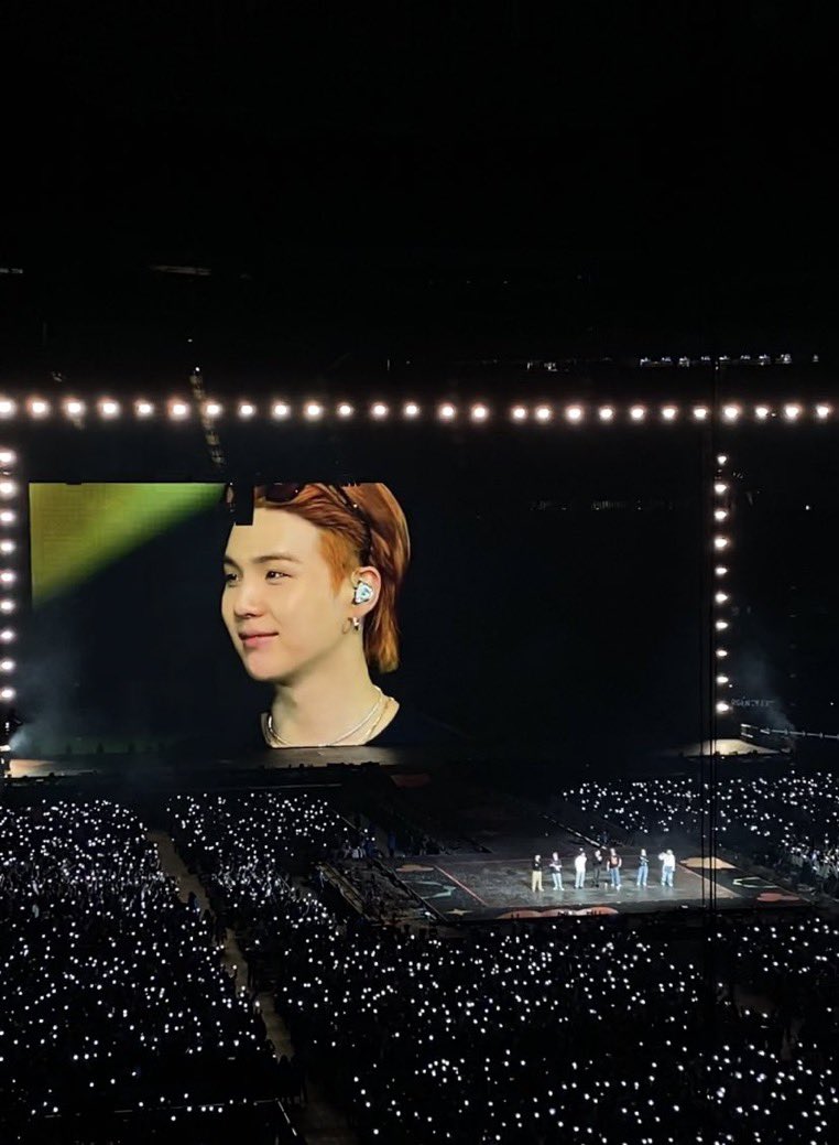 daily yoongi concert tweet media