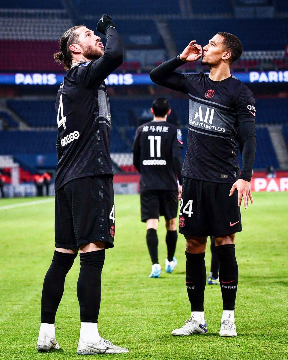 ActuFoot_'s tweet photo. Sergio Ramos 🇪🇸 x 🇩🇪 Kehrer ❤️💙 https://t.co/TNUWHWadlr