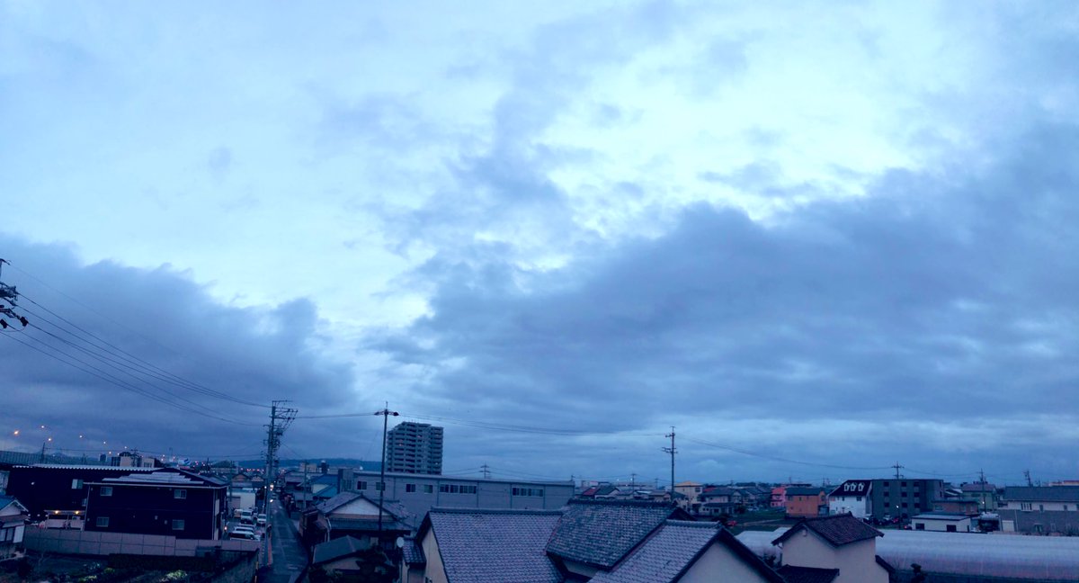おはようございまーす！(ﾟ∀ﾟ)日の出のお時間の静岡市内のようすです✨☃️❄️🎄今日もステキな一日でありますよーに！