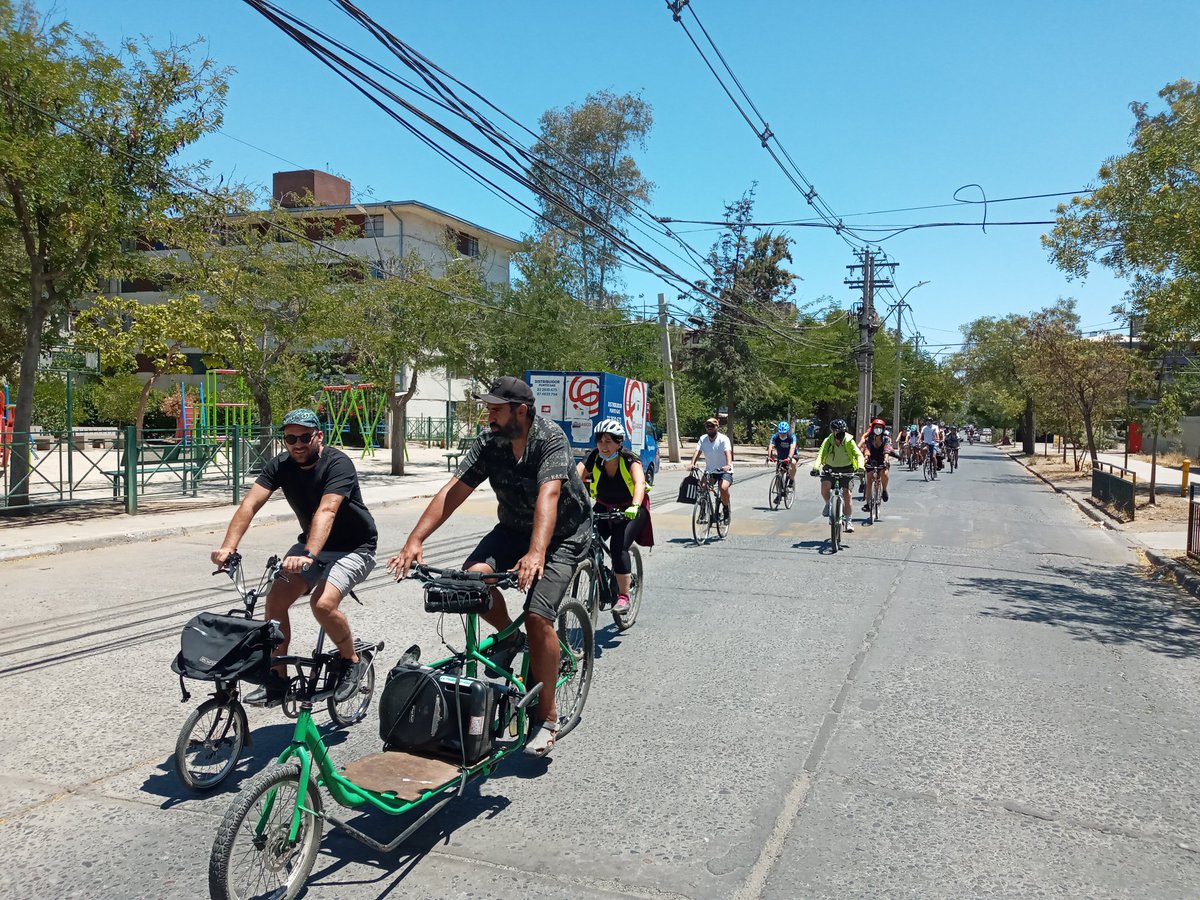 Gran día 🙂. GRACIAS A TODES, fue lindo ver q todo salió bien y q el mensaje prosperó. En el recorrido "Ciclovía de la Chimba. Una Ruta Cuidadora" en el marco del <a href="/oh_stgo/">OH! Stgo</a> comentamos aportes ciudadanos al proyecto y conocimos historias de cómo la bici nos ha cuidado en pandemia.