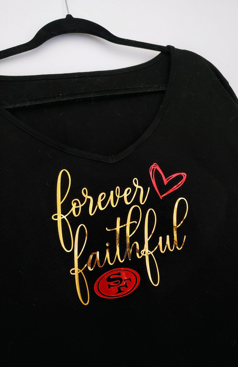 aspecialsonia's tweet photo. 🚨 VICTORY SUNDAY ALERT!!! 🚨

One of the Faithful wanted to hook the fam up, so, I will be hosting a series of GIVEAWAYS!!! This is the 1st 😏😏

LIKE &amp; RT TO ENTER TO WIN A FOREVER FAITHFUL TEE!! ❤️💛

ENDS MON @ 12AM

GOOD LUCK!! ❤️💛🥰

#49ERS #49ERSFAITHFUL #GONINERS #FTTB https://t.co/74IeGyxO4Y