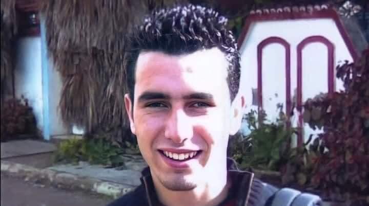 RidouaneErramd1's tweet photo. أصعب حاجة على الوالدين، وخصوصا الأم، هي أنها تفقد الكبدة ديالها… فما بالك يلا تجمع الفراق مع لغز كبير ديال الاختفاء، والنتيجة هي أنه فراق، أو موت، بدون جثة، وهاد الشي مستمر من 15 سنة!!!!!!!
واجب السلطات الأمنية والقضائية أنه تبرّد الجمر اللي شاعل فالكبدة ديال الأم… https://t.co/Fheuj1d3wG