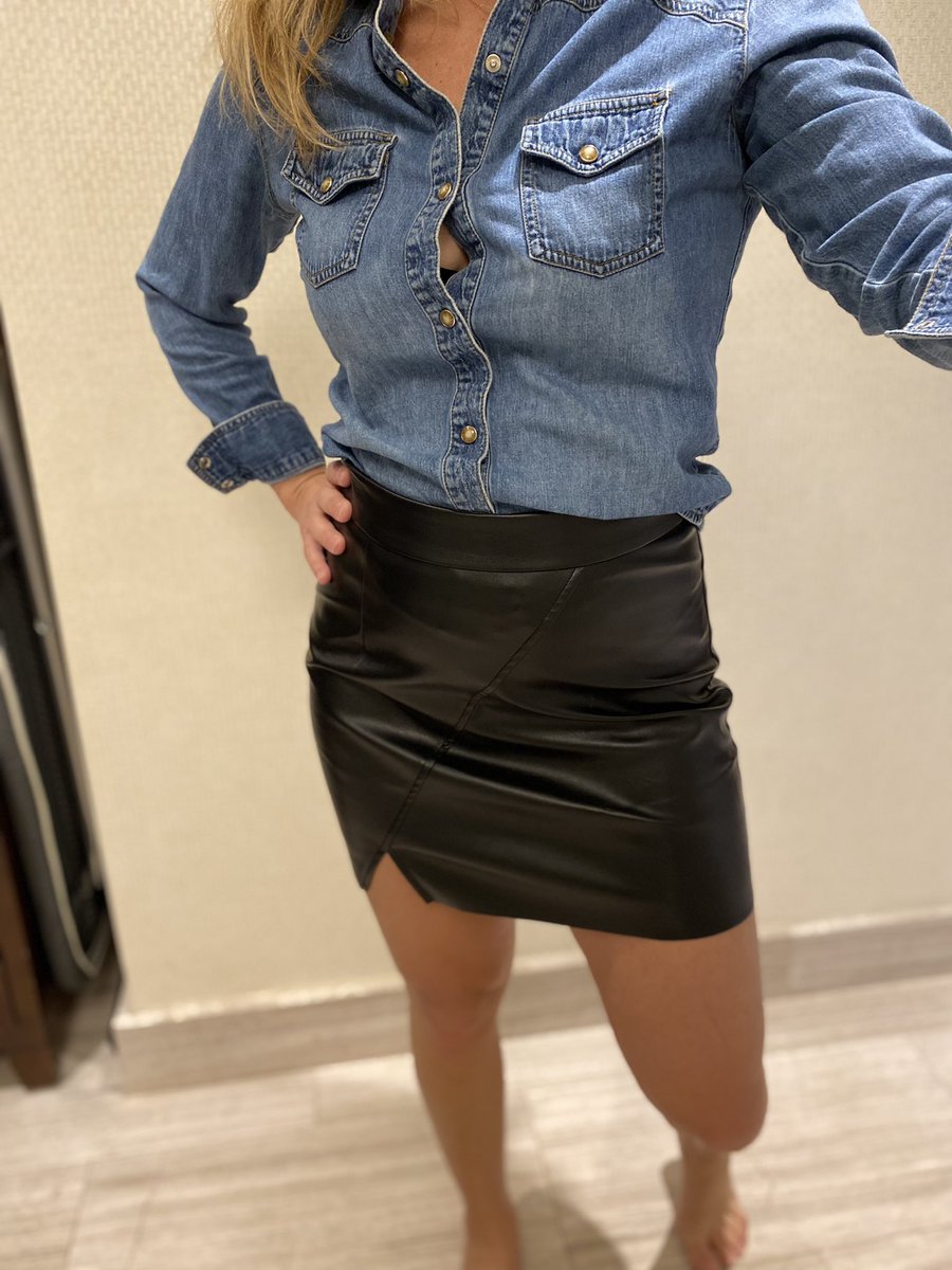 sunmommy17's tweet photo. What do you guys think? Rt if it looks good please. @TheBootyPlanet @wheresmymilfs @AnnonDadbod @Call_OfBooty @Coach0302 @mommylo12042074 @C0ekieM0nster @fithotmoms @flirty_fitness https://t.co/ww7JtvSyU4