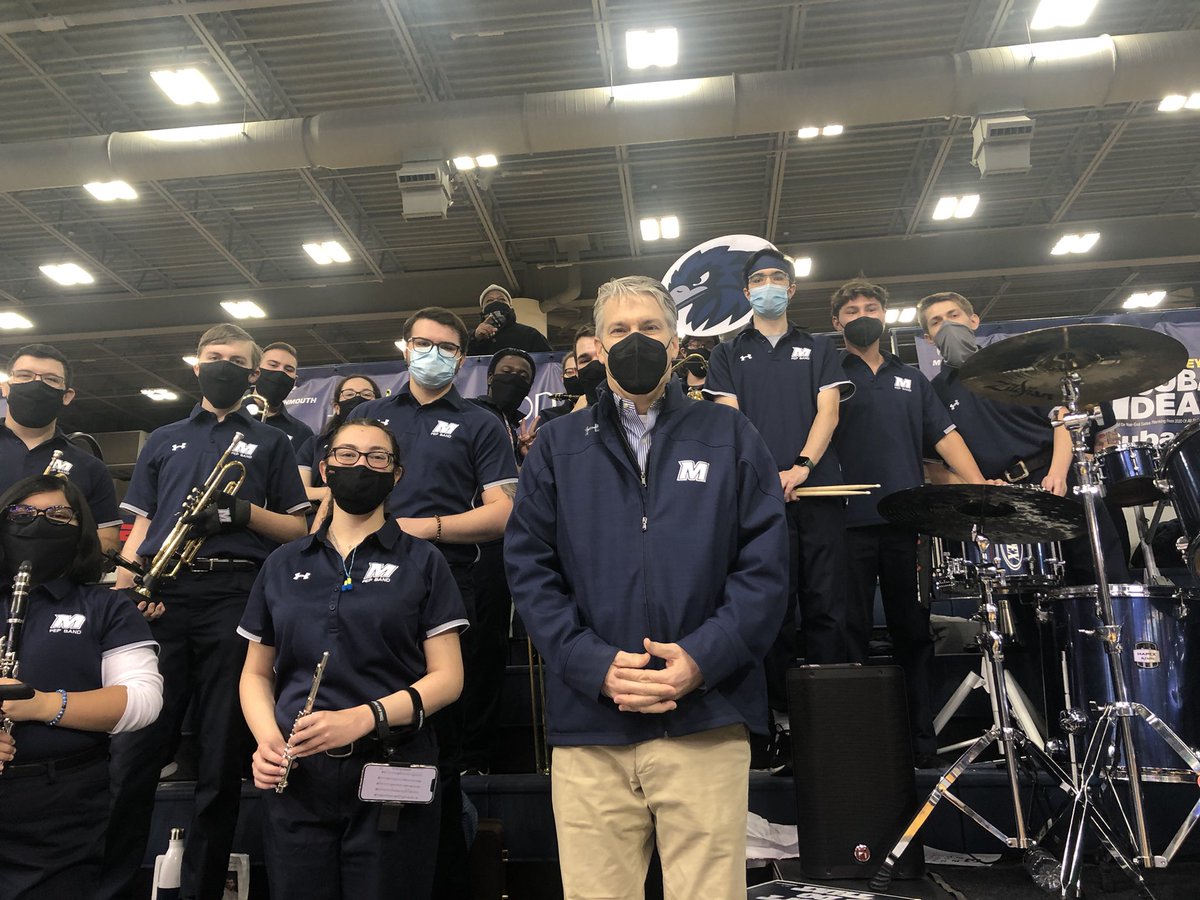 Happy to have <a href="/PatrickFLeahy/">Patrick F. Leahy</a> visit us before the tip off today. Next time we gotta make him conduct the Fight Song!