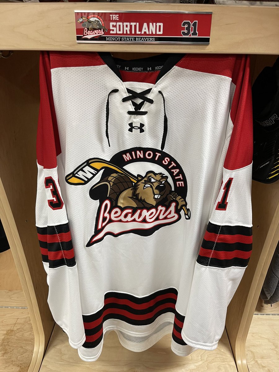 MSUBeaversMHKY's tweet photo. Making his Beaver debut - #31 Tre Sortland starts in goal today - A former standout with @magicianhockey over the past 4 seasons! #BeaverHockey https://t.co/E2xa8EdrxB