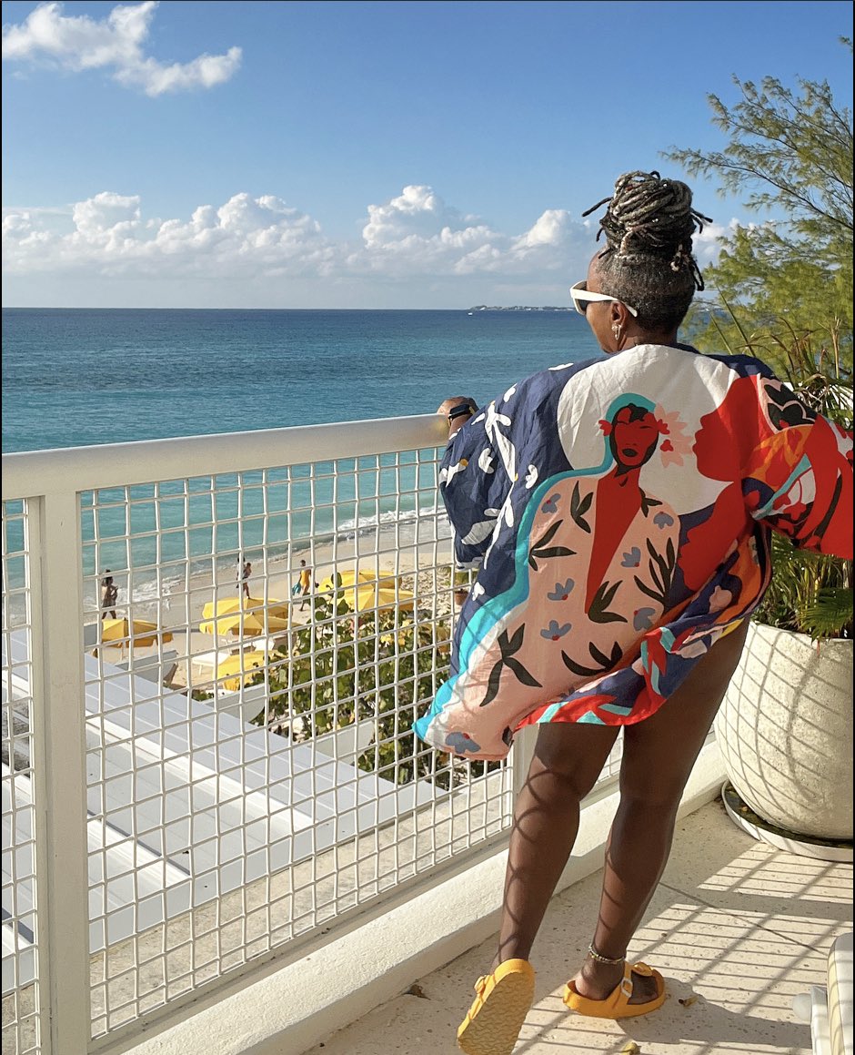 Turning my back on the idea that I don’t need another swimsuit coverup with this new beauty from #Caymanian designer <a href="/IsyBdesign/">Isy B.</a>. #caymankind