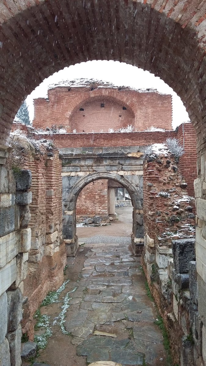 ElizabethEarl6's tweet photo. Iznik (ancient Nicaea) looking stunning in a covering of snow this past weekend #Romantheatre #ayasofia #Archaeology #snow #ancientgates https://t.co/okXDdg70Vf