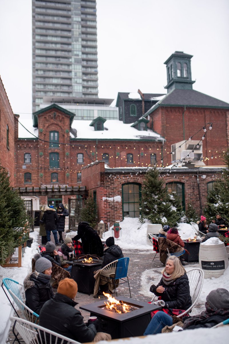 ArcheoToronto's tweet image. OUI OUI APRES SKI, BUNNIES! 🐇

Just because you missed the slopes doesn&apos;t mean you have to miss the after-party... 

A classic chalet experience done outdoors in the heart of @DistilleryTO awaits you! 

We&apos;re open &apos;til 10 pm tonight and back at it again starting Thursday. 🤘🤘🤘