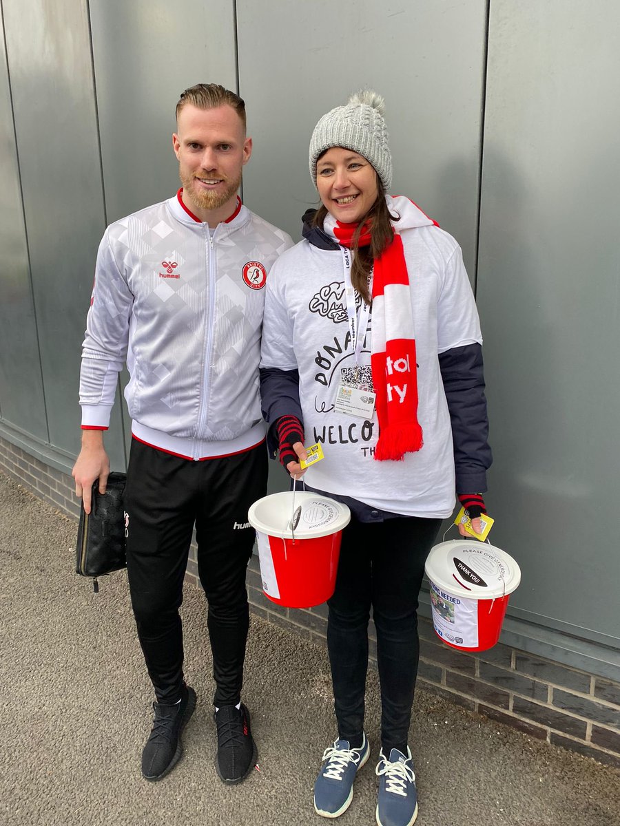 Thank you <a href="/BristolCity/">Bristol City FC</a>. Yesterday we had so much support from fans whilst collecting for #davesbrainfund and what a match! Here I am with Tomáš Kalas who like everyone there was so lovely and welcoming. What a great team #COYR