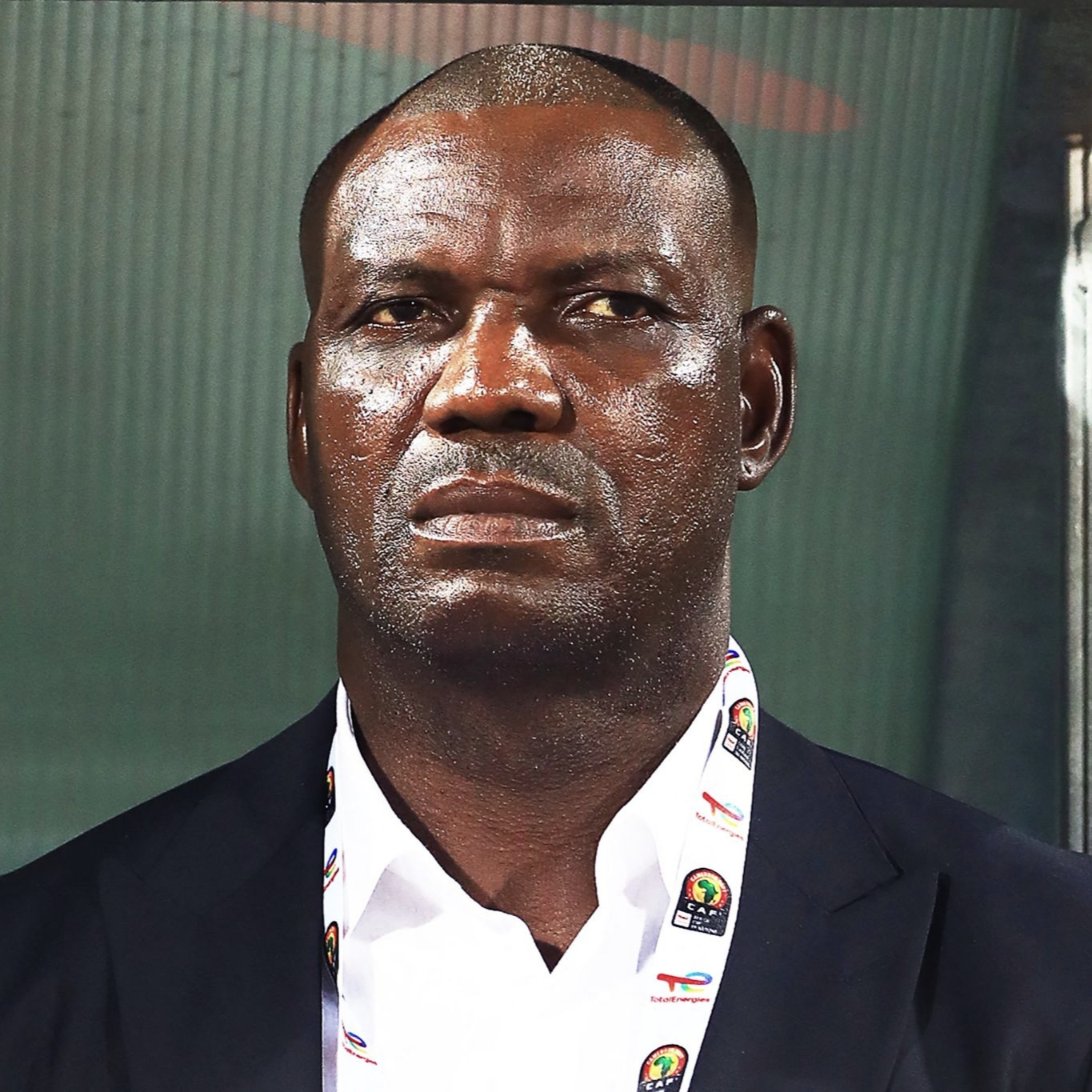 EmperorStrider's tweet photo. Una no sure say @MBuhari buy Bitcoin? Because the face when our coach keep today, shows all is not well.
Try the avoid some calls please. https://t.co/wjOswTOtmD