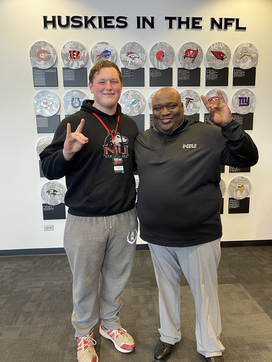 LukeSkartvedt's tweet photo. After a great visit and talk with @NIUCoachHammock, I’m excited to announce that I have received an offer to play football at Northern Illinois University. Thanks to @CoachAgpalsa @Coach_JO_ and all the staff! @jrody25 @SWiltfong247 @AllenTrieu https://t.co/l9CZ570dLY