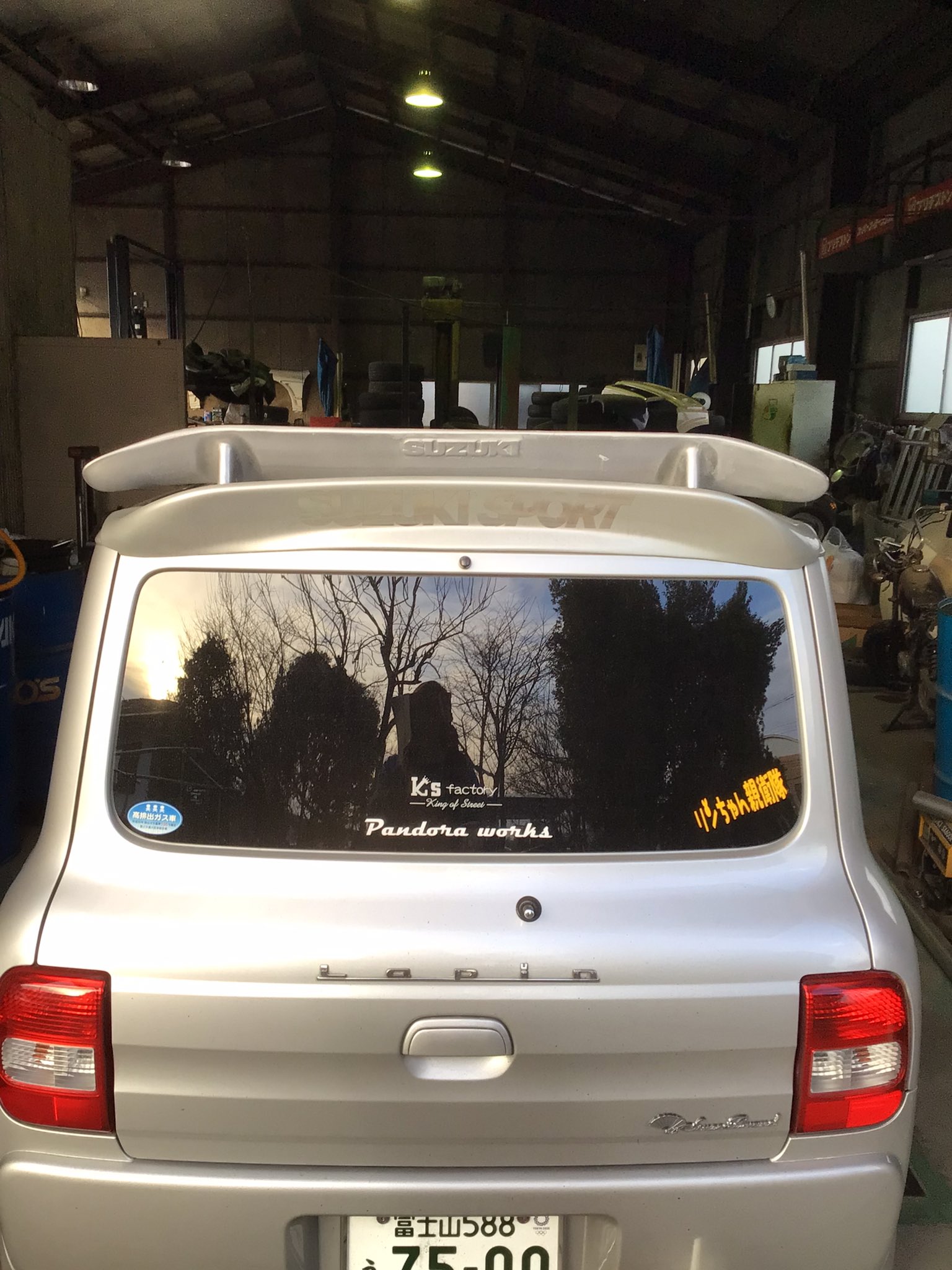 ぱんどらわーくす ぱんどら 仮付け おっ 良いじゃん アヒルからカモメに変身しよう ラパン 旧車仕様 カモメウィング ダックテール T Co Ti0yv0aodx Twitter