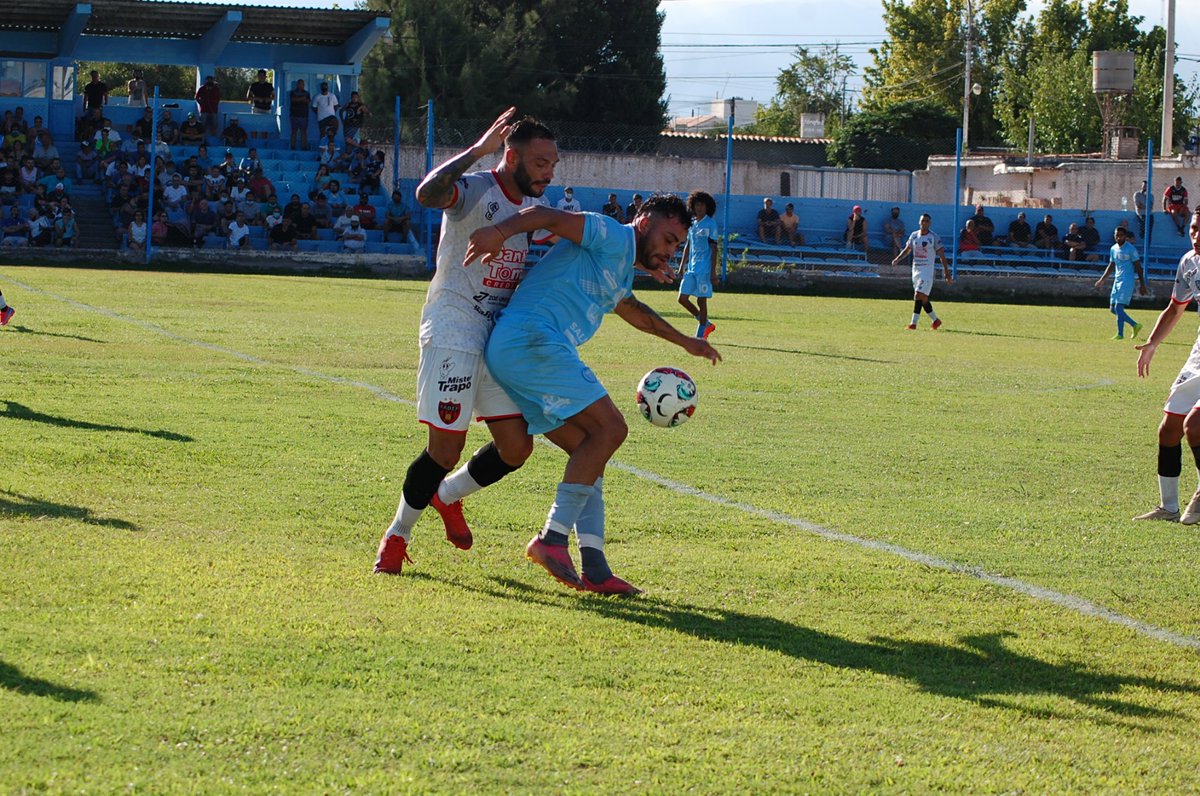 GutierrezSC_Mza's tweet photo. #TorneoRegionalFederal 
 💙 GANOOO EL CELESTE!!! 
⚽ Gutiérrez le ganó 3 a 0 a F.A.Dep. por el partido de ida de la semifinal. El domingo se juega la revancha en el predio de Russell.

💪 ¡Vamos Celeste! https://t.co/p6aP9lsHhM