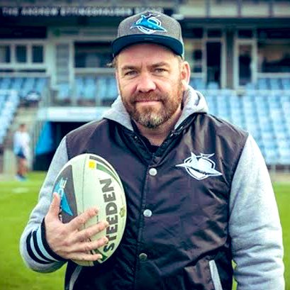 JoelFletchSEN's tweet photo. Summer Drive will have an #NRL theme this week. 

Brendan Cowell with a mix of co-hosts:

Mon-Tue: @tim_mannah 
Wed: @ZacBailey14 
Thu-Fri: Brett Kimmorley

Join us from 3pm AEDT all week on @1170sen, @SENGoldCoast and @SENQLD or listen via the SEN App: https://t.co/6vioj7VcKF https://t.co/RgHOI3TGz5