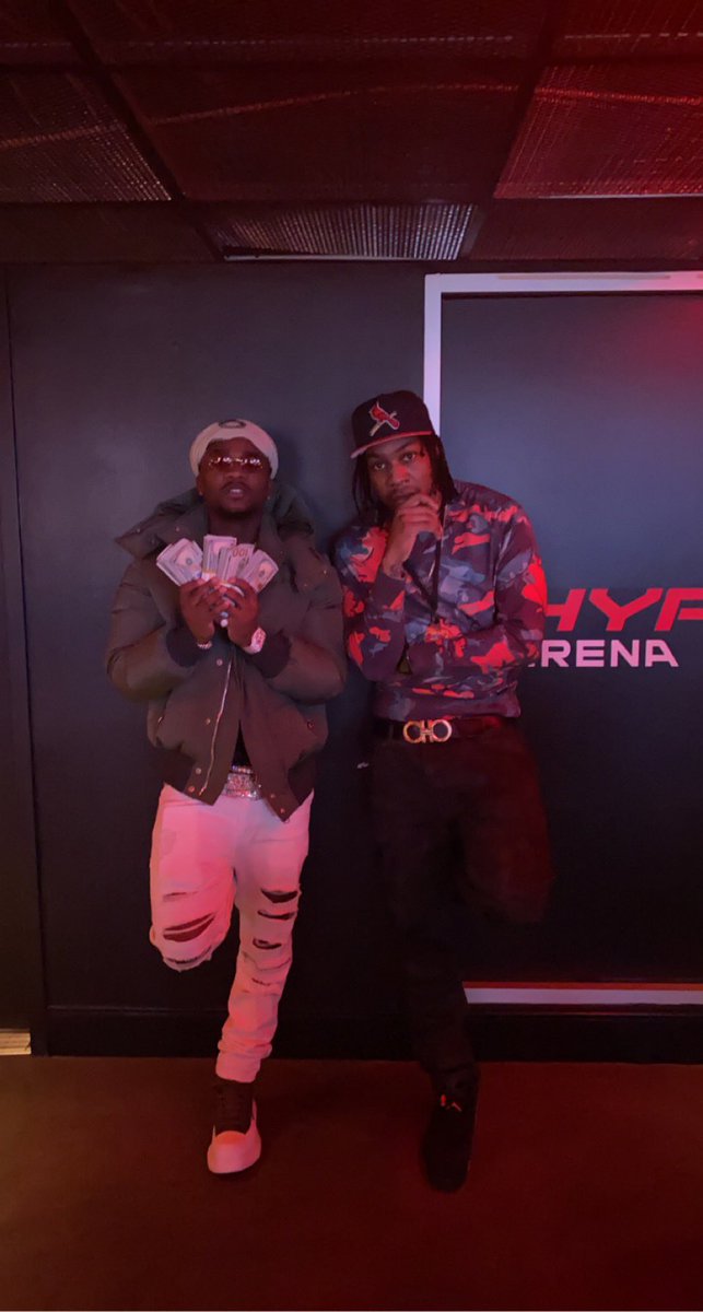 YNGCeeZ's tweet photo. CeeZ x @dcross004
40 Racks like he said he would π€·πΎββοΈ
#BigPoon #UPAWorlds
@evthatguy @deluxepike10 https://t.co/nyDk1CXH9c