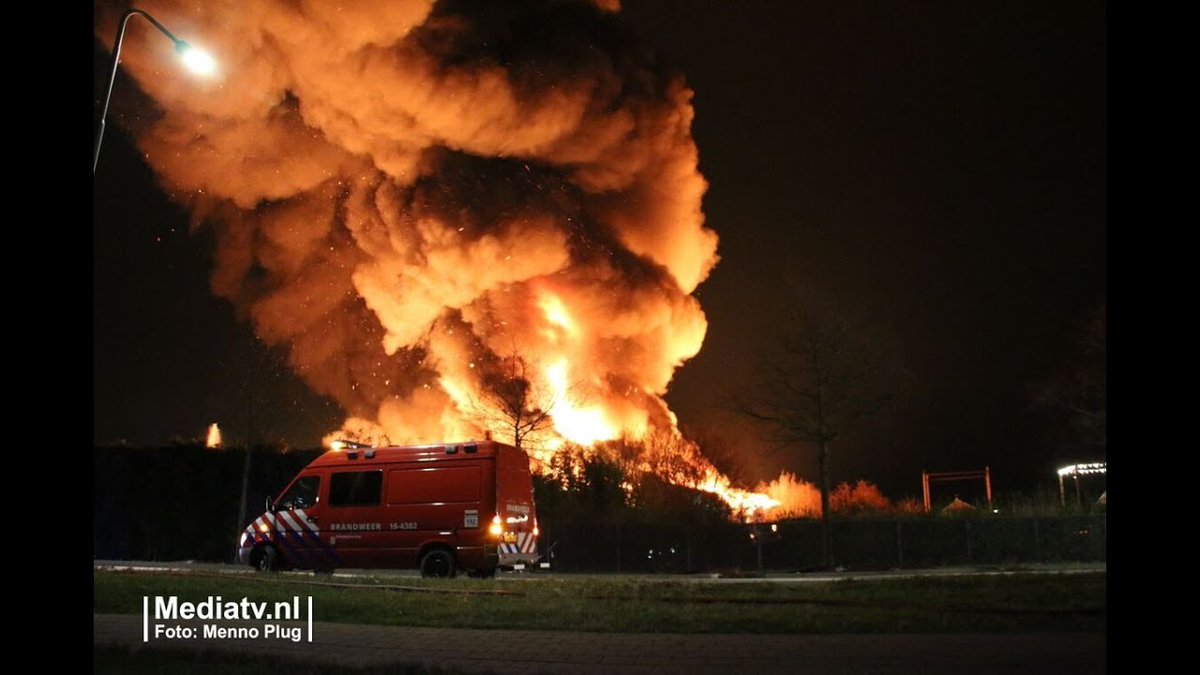 HV112NL's tweet photo. HV112: GRIP 1 Zeer grote brand (paintball centrum) Leidsestraat N208 - Hillegom 23-01-2022 https://t.co/CnCknQyAAD https://t.co/OpNhOj8PIj