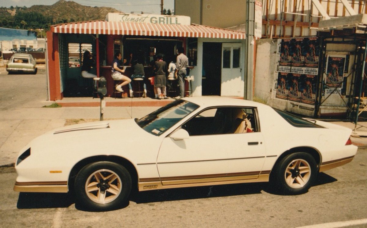 alisonmartino's tweet photo. “Down at the Sunset Grill” 🎶 

 1985 https://t.co/UmbPyFox6n