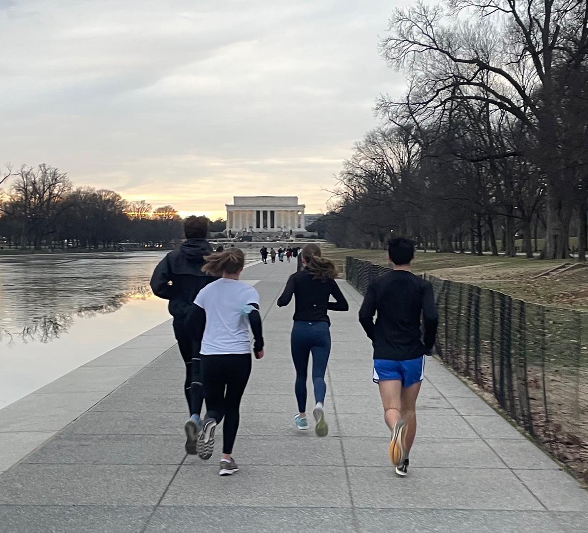 AUClubXCTF's tweet photo. Pretty evening run on the National Mall today https://t.co/pNTQLpfhyh