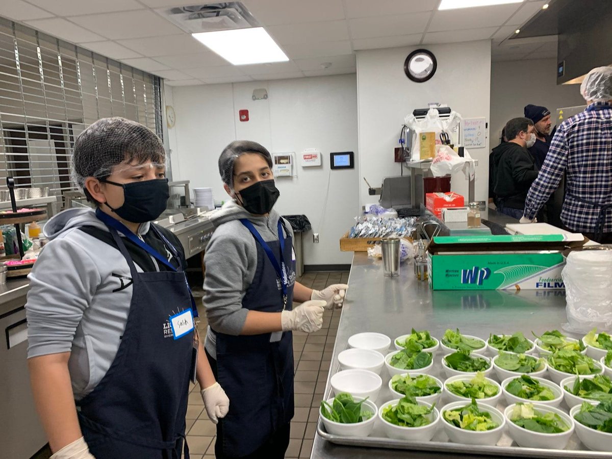 TCCPittsburgh's tweet photo. Today Community members of TCCP volunteered for the dinner service at Light of Life Rescue Mission https://t.co/g9hx8LSt1z 
Thanks to all the community members who were involved in this activity.
#sevice
#community
#tccp https://t.co/iR227skUQu