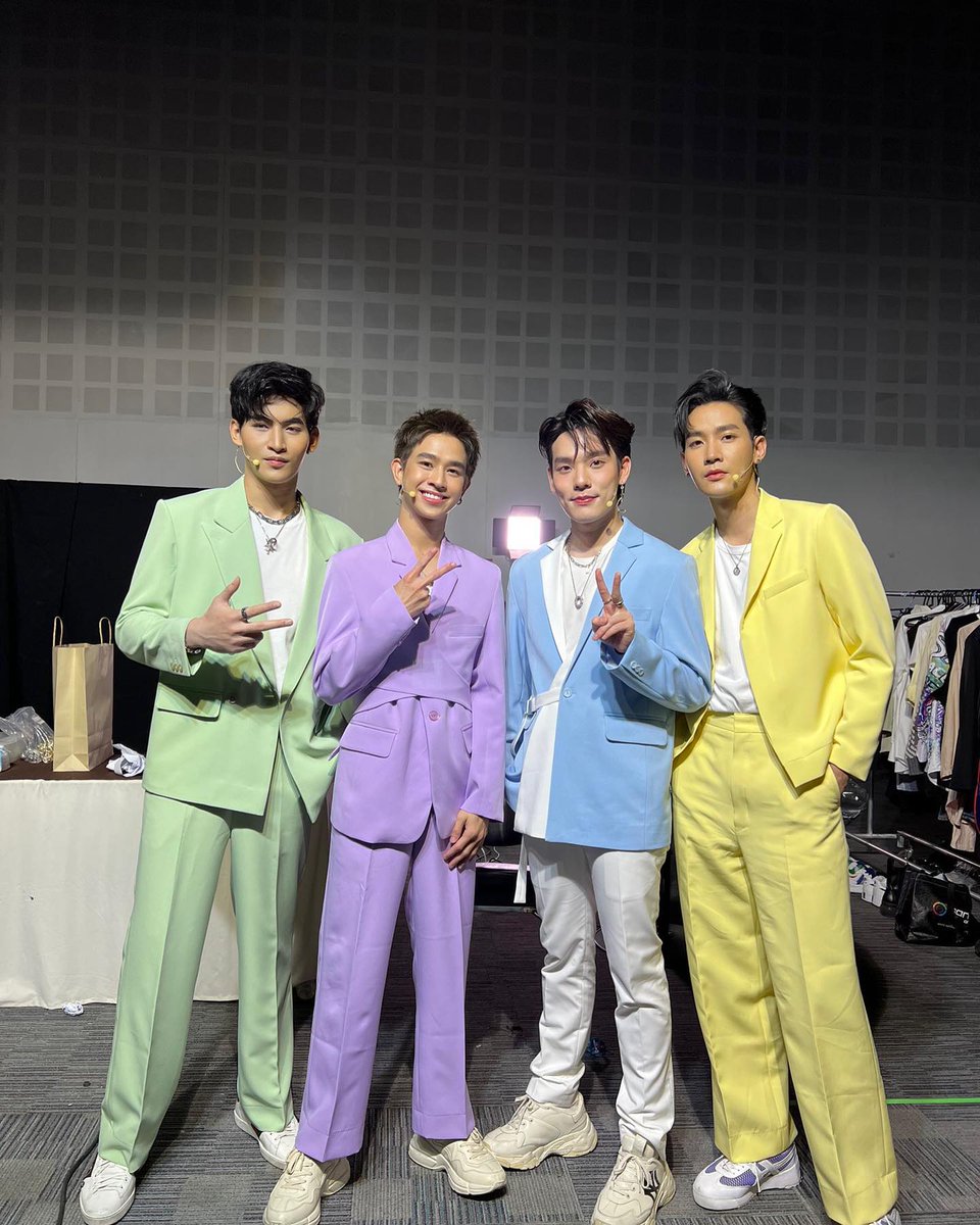 Dekduen_CS's tweet photo. #CloseFriendss2 ก็คือ ครบ จบ ในเดือน 1
บวงสรวง เปิดกล้องถ่ายทำ เปิดตัวทางการ ปิดกล้อง
จากนี้ก็จะเหลืองานตัดต่อ งานออนแอร์ ที่ต้องมาลุ้นกันอีกทีว่า เดือนไหน 55555
ใด ๆ รอเอ็มวี #อีกนานมั้ยCloseFriend2 รอทีเซอร์ตัวเต็ม #TeaserCloseFriend2 รอชมซีรีส์ทั้ง 6 EP นะคะ
#เจ้าแก้มก้อน https://t.co/mE4D9qXlZP