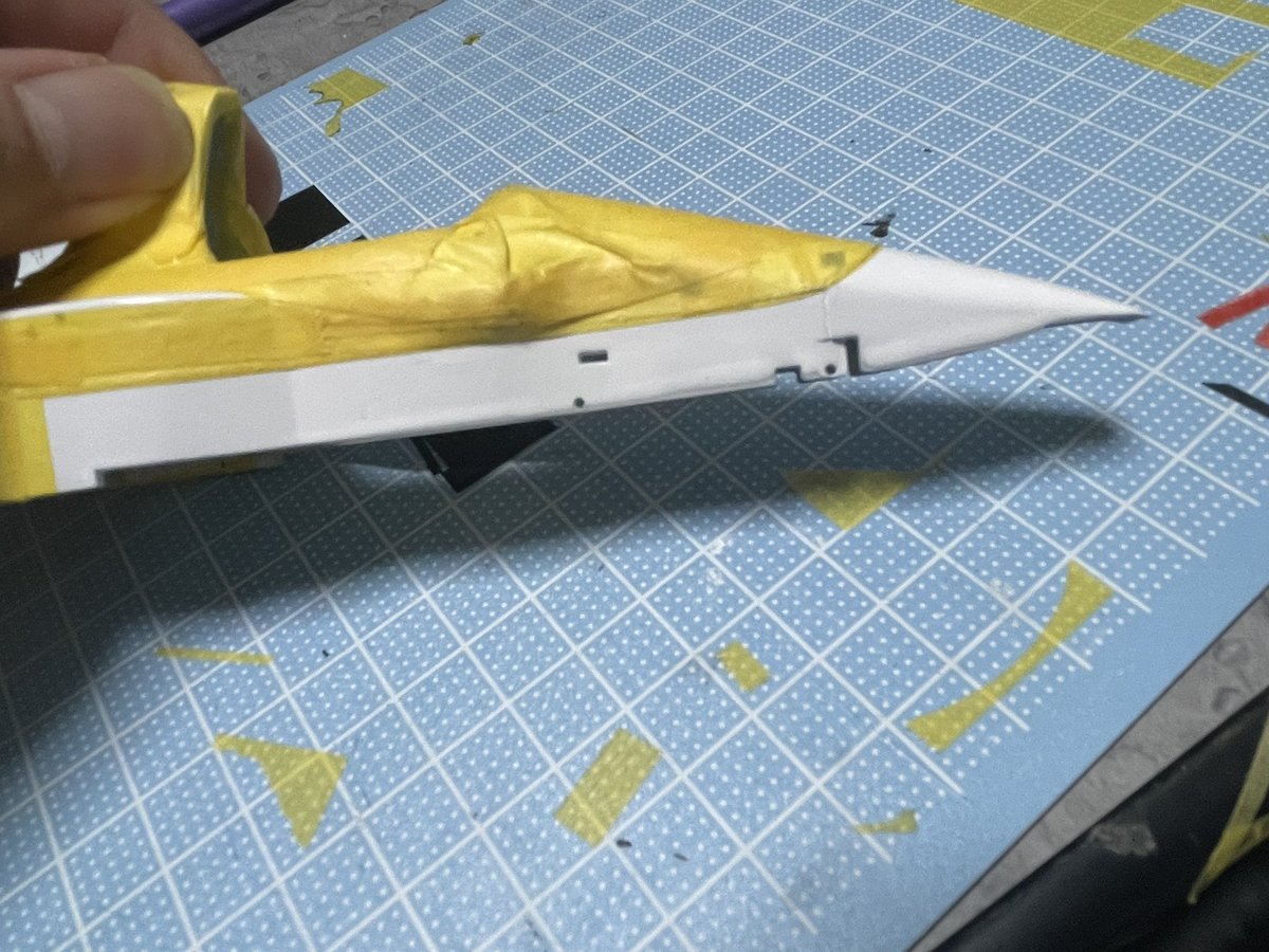 Fz8vUp's tweet photo. マスキングで半日終わった
#カーモデル
#tamiya
#Lotus
#102b https://t.co/a1xD7A17La