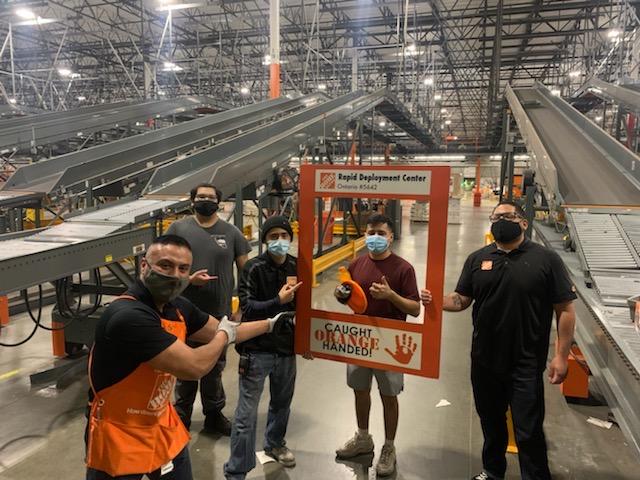 AnchondoEddy's tweet image. Key#4 InFocus team would like to recognize; Gustavo, Manny, Kenyon &amp;amp; Daniel. Thanks for being role models and working safe. You've been caught orange handed. #RDC5642 #safety #key4  #InFocus @camilo_5520 @TMaup_THD @EliasDelgadopty