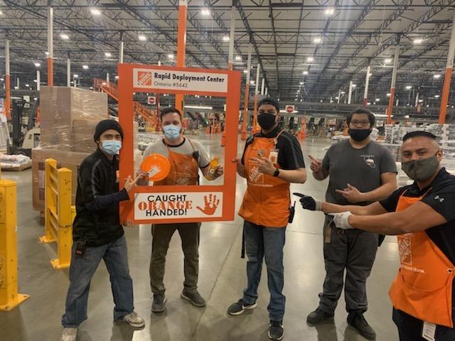 AnchondoEddy's tweet image. Key#4 InFocus team would like to recognize; Gustavo, Manny, Kenyon &amp;amp; Daniel. Thanks for being role models and working safe. You've been caught orange handed. #RDC5642 #safety #key4  #InFocus @camilo_5520 @TMaup_THD @EliasDelgadopty