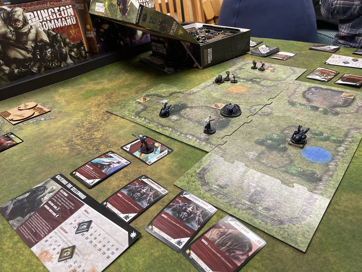 TheD6Generation's tweet photo. #DungeonCommand in action. Really great game that still holds up nearly 10 years post release. https://t.co/KzOOspkspj