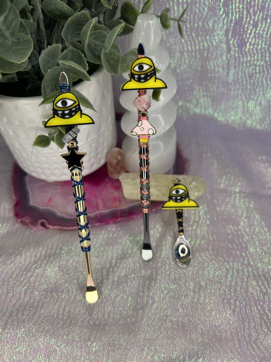 MagicSoulCreate's tweet photo. we’ve been playing new @Excision and @Subtronics albums on repeat and ended up making these bad boys 😈

#edmtwitter #edmfam #plur #ravebabe #CannabisCommunity https://t.co/jvCKncGqUr