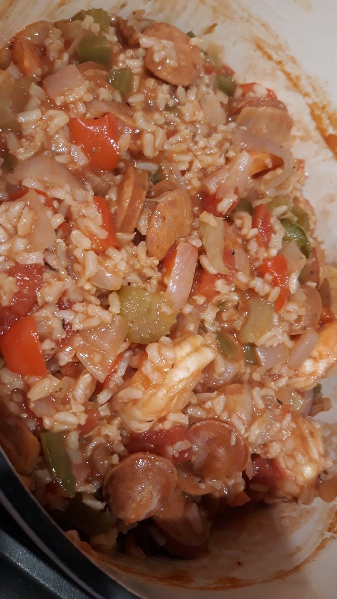 DanielleCyr's tweet photo. Thank you @Skinnytaste. This Shrimp Jambalaya is a 10+ in my book. https://t.co/4e84ElZPOe