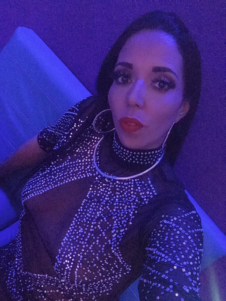 FridaTornado's tweet photo. Me ENCANTA sentirme sexy, verme sexy y disfrutar la vida!!! Y bailar sensual me vuelve loquita!!! https://t.co/cYCZIqFNsT