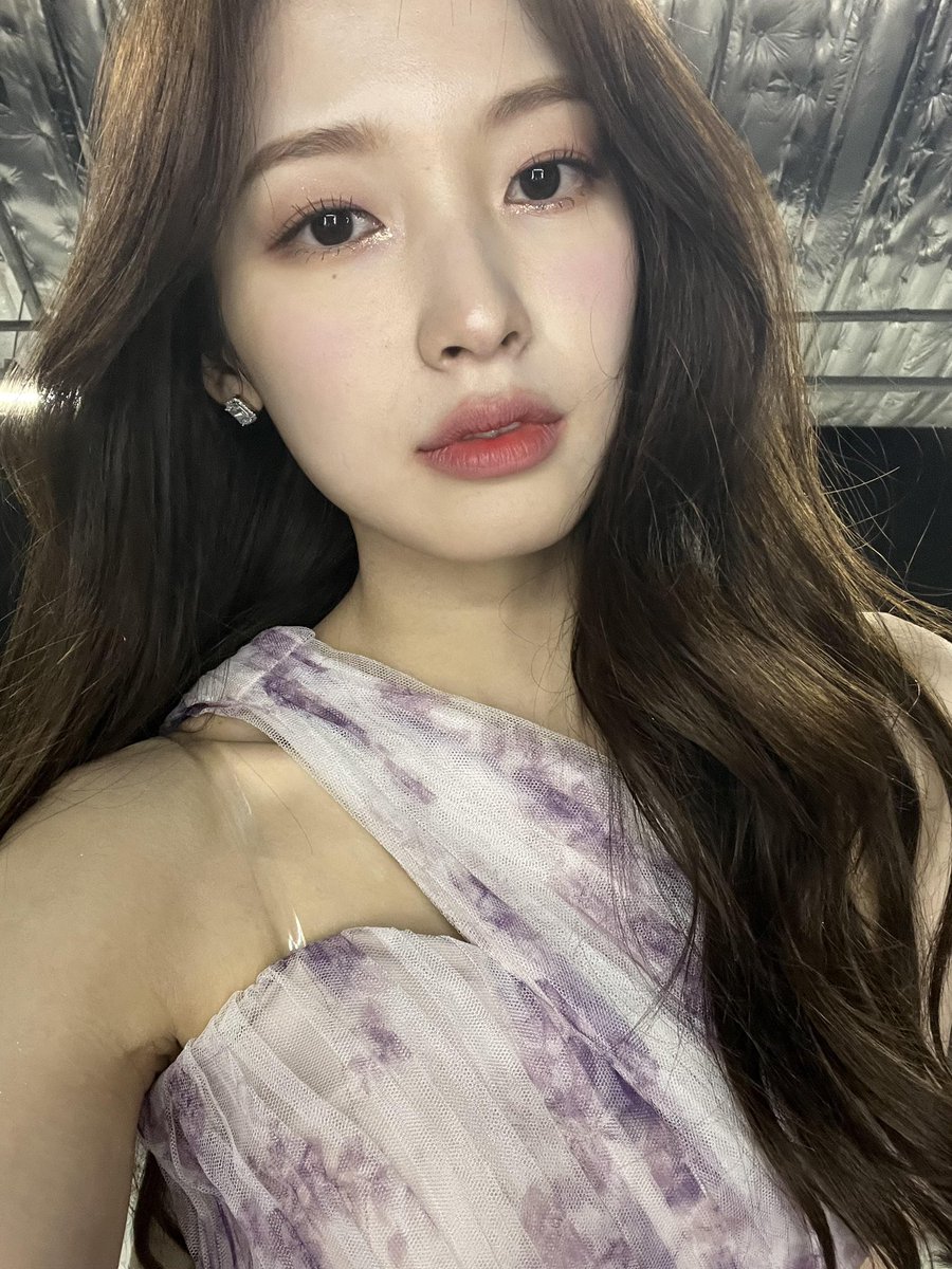 rin_won618's tweet photo. 220124 유니버스 FNS #아린 🤍 https://t.co/uPsdjLeRha