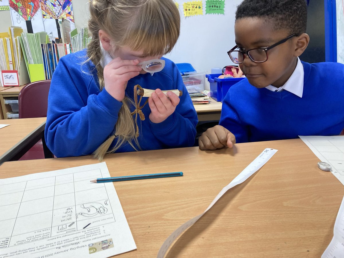 saintdavidsrcps's tweet photo. P4 had fun 🤩 learning to use sources & artefacts helping us learn about people in the past. We recreated a Viking dig in the classroom using skills of prediction, observation, measure & collaboration to record our findings. Thanks @ArchScot for the items #futurearchaeologists https://t.co/RCIsJAlwC7