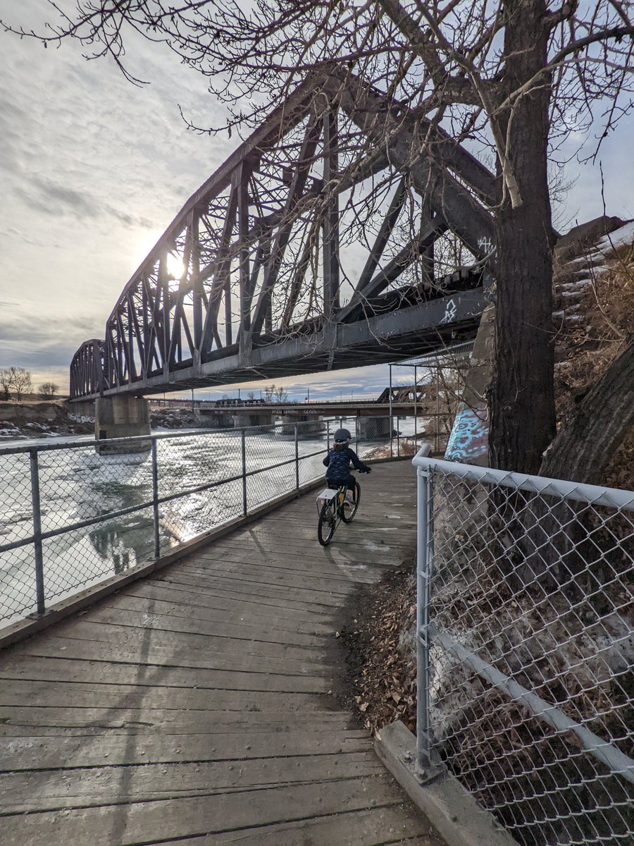 TMDGreer's tweet photo. A fun day closer to home. Back on the bikes, rode a new pathway/tunnel, snacks at IKEA, then home for more snacks and games. https://t.co/ndeYnOzTla