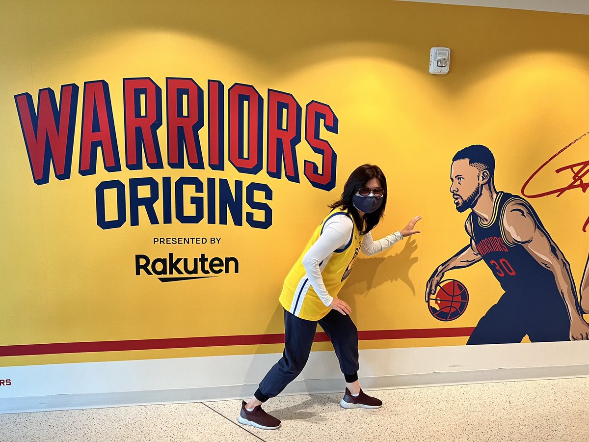 TinaTuan's tweet photo. #WarriorsGround let’s go #DUBS https://t.co/hwmcAThwGW