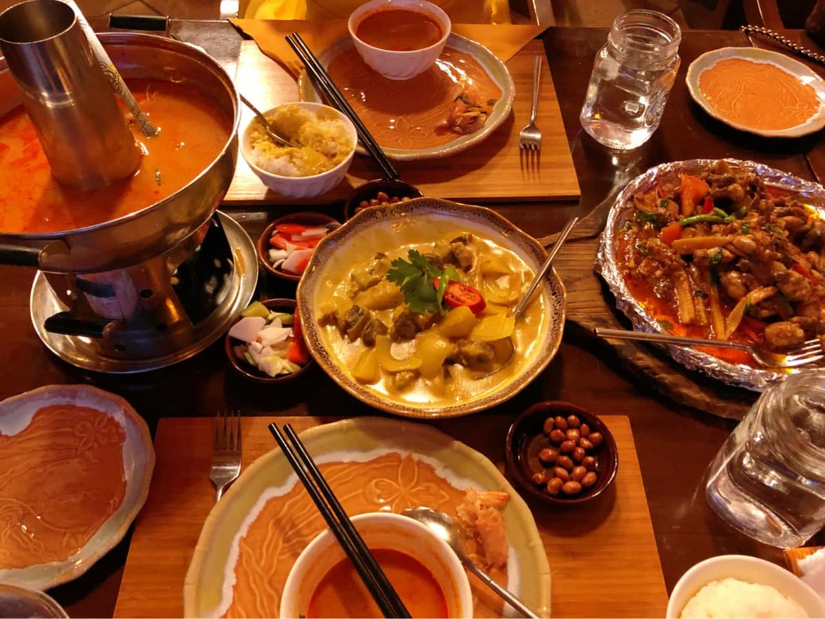AliceETHcrypto's tweet photo. Foods that make people forget their troubles https://t.co/khBd2UV2UV