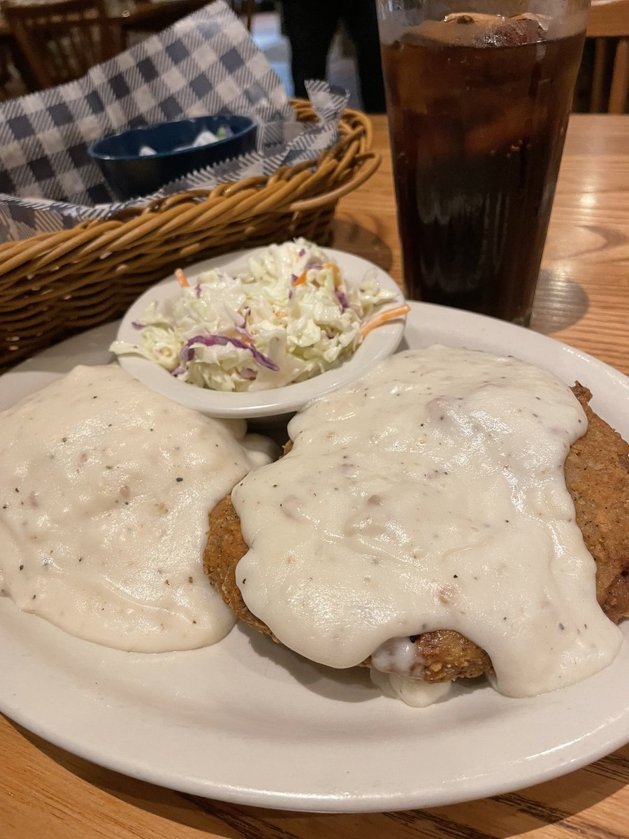 RichardRDiamond's tweet photo. Country fried steak at a Cracker Barrel on the side of the interstate #WhenInFlorida https://t.co/OncpJ2jhMY