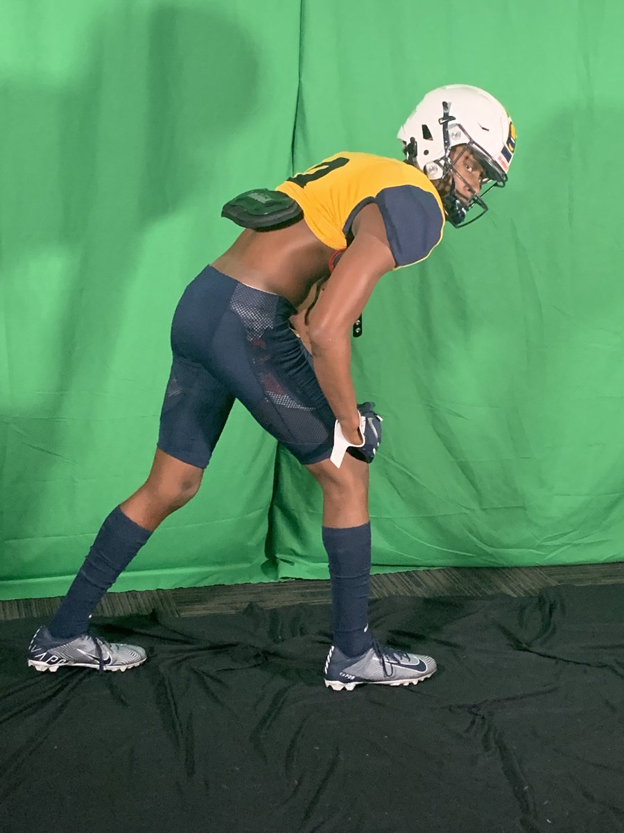 XavierWright122's tweet photo. I had a great time on my OV at Murray state university @CoachYonBoone @coachierulli @ShilohAthletics 💙💛 https://t.co/wlKZvBn7CC