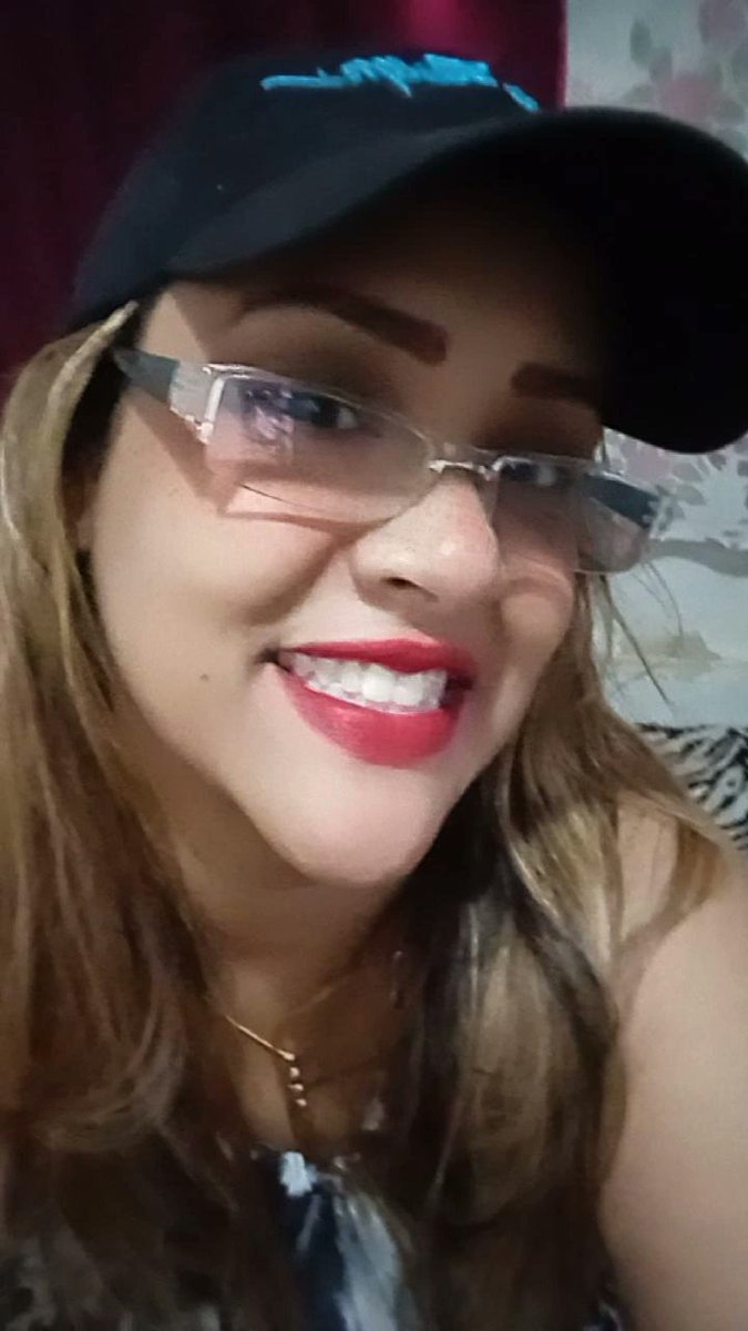 Después de los 40 la vida es una risa ..ya es diferente ,entiendes muchas cosas , no celas, te centras en objetivos y sabes lo que es lo mejor para ti aprendes más a amarte y disfrutar cada día..observas meditas y sonríes detrás de un pensamiento pícaro...