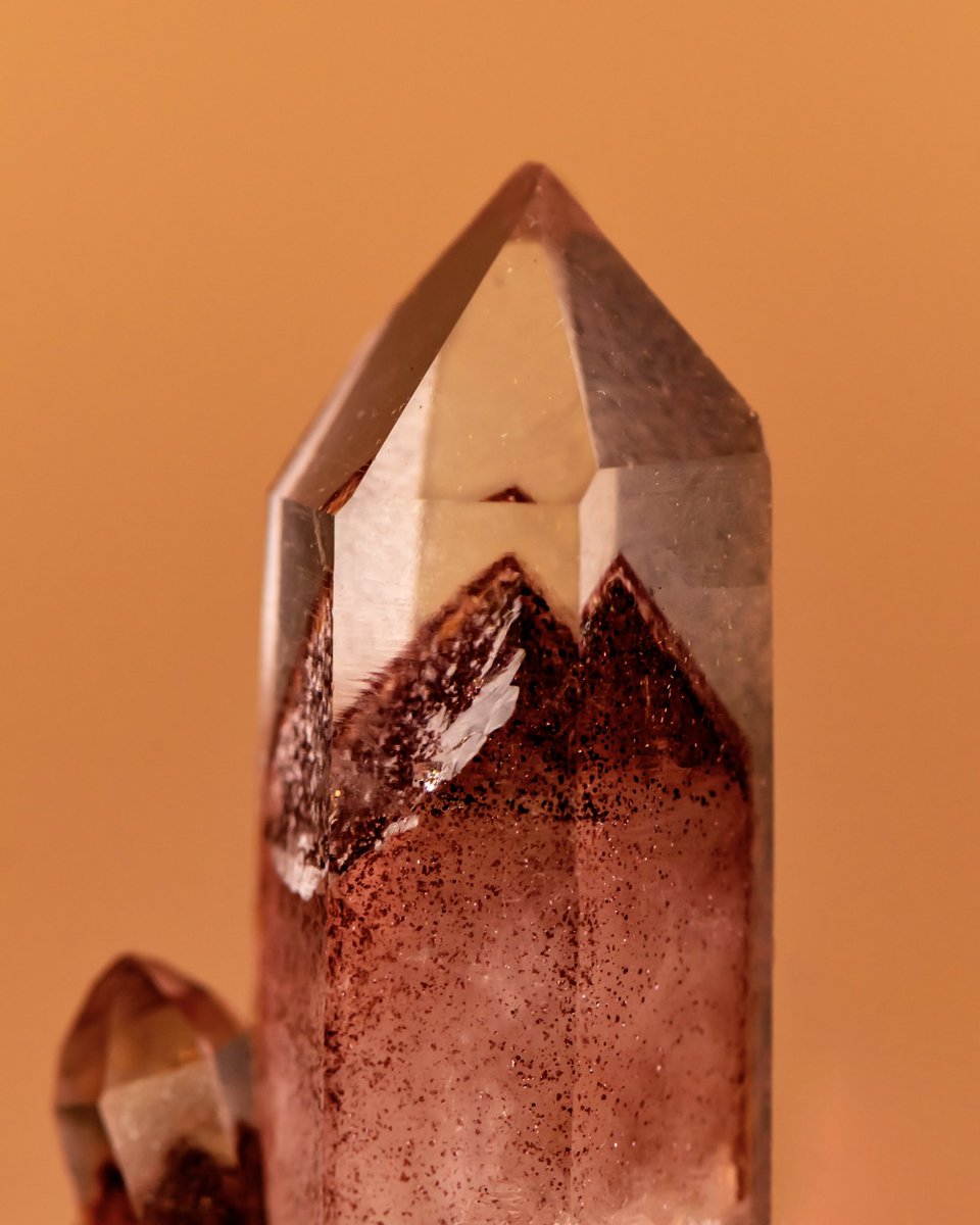 zachmichael_'s tweet photo. crystals you’ve probably never seen before https://t.co/vrHhU74avS