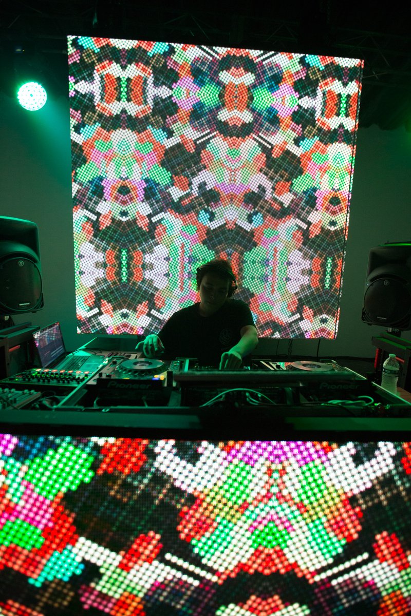 Toltech_visual's tweet image. Video mapping &amp;amp; stage design
#videomapping #Vj #vijing #stage #stagedesign #oaxaca #mapping #visualarts #nft #digitalart #art