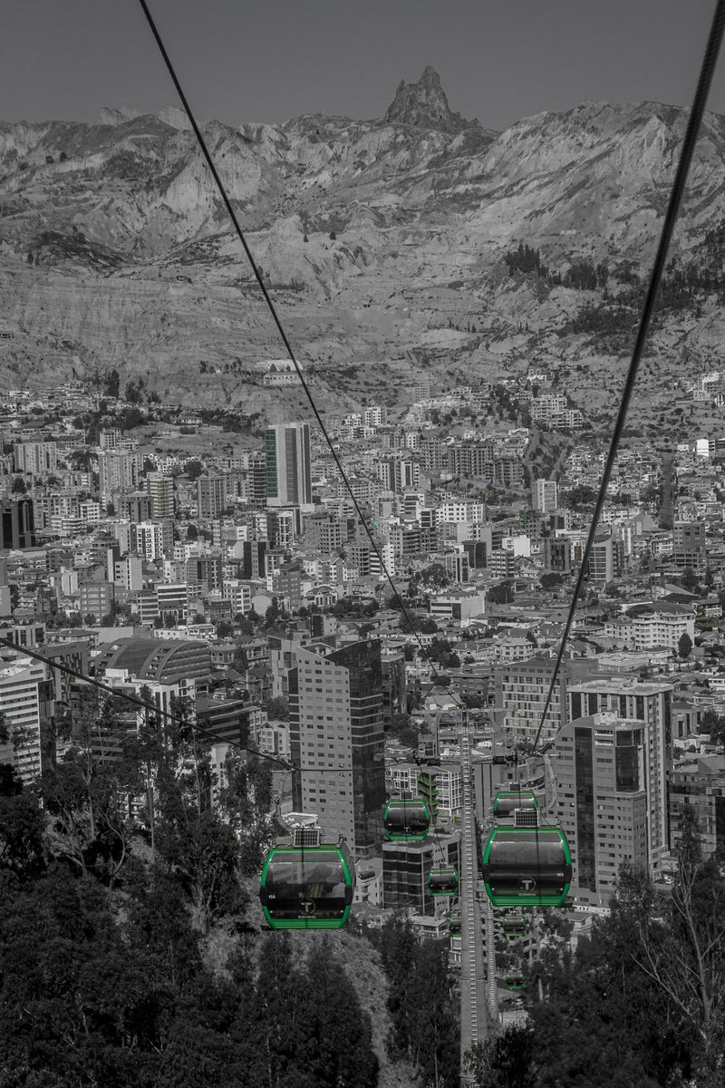 la_libelle's tweet photo. 🚡 me pidieron ediciones especiales de unas fotos de La Paz, qué les parece? https://t.co/5rOHjDNZ3x